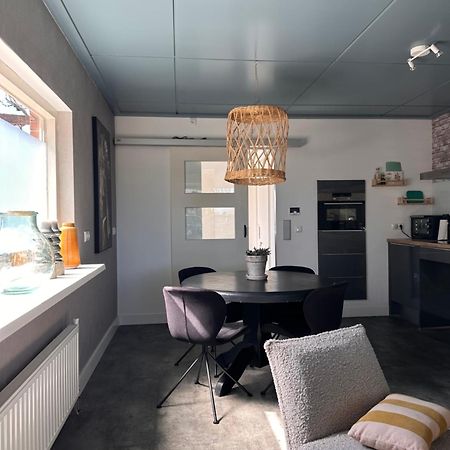 B&B Het Kleine Huisje 엠멘 외부 사진