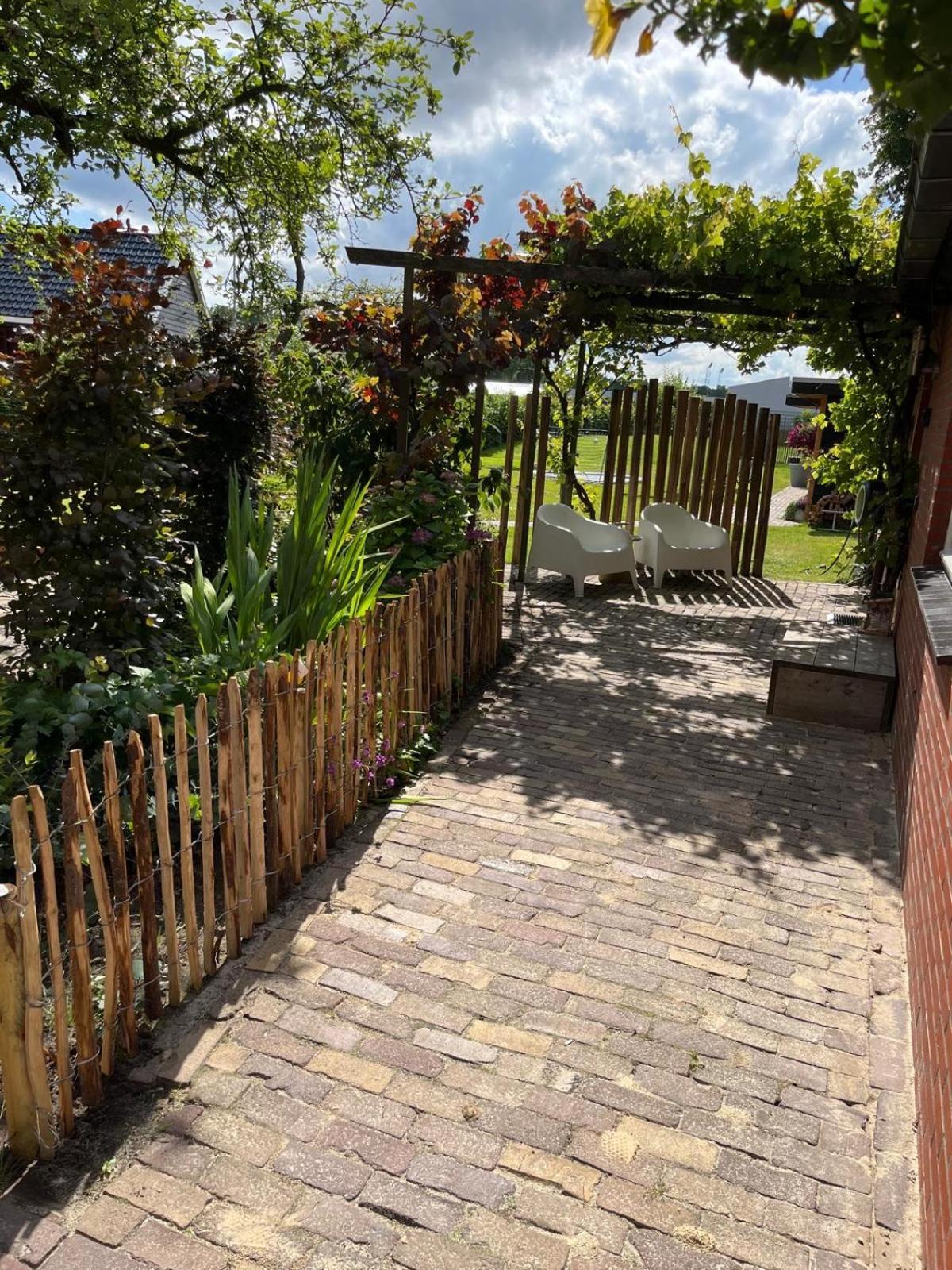 B&B Het Kleine Huisje 엠멘 외부 사진