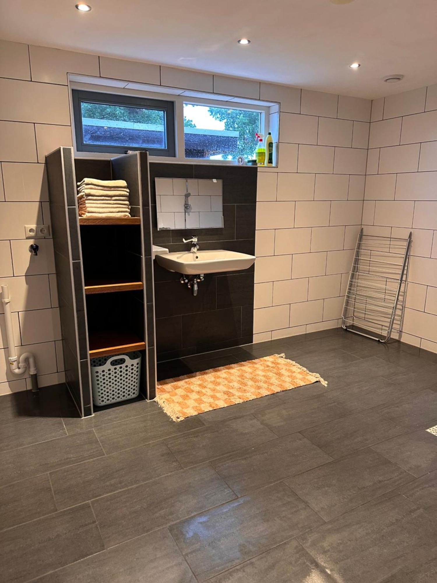B&B Het Kleine Huisje 엠멘 외부 사진